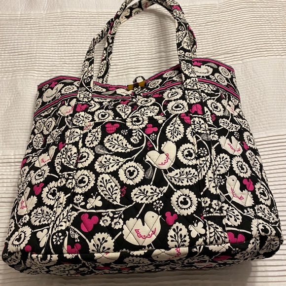 NWOT Disney Vera Bradley “Vera” tote
Retired Pattern - Picture 1 of 12